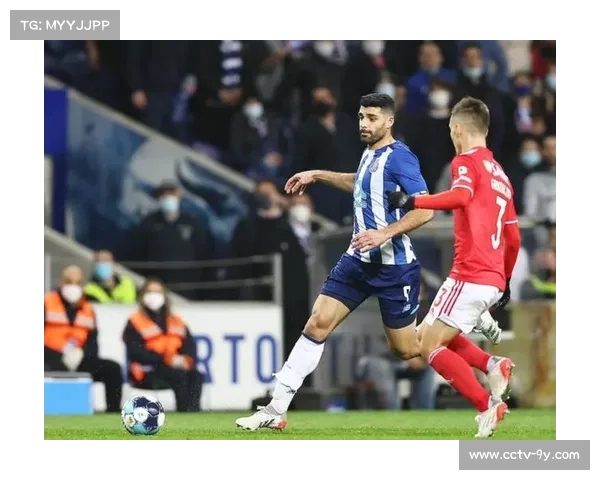 穆阿尼头球摆渡展现锋线支点作用助攻进攻组织提升球队整体实力